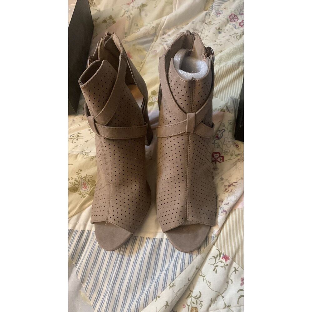 womens madden shoes Size 8 Brand New